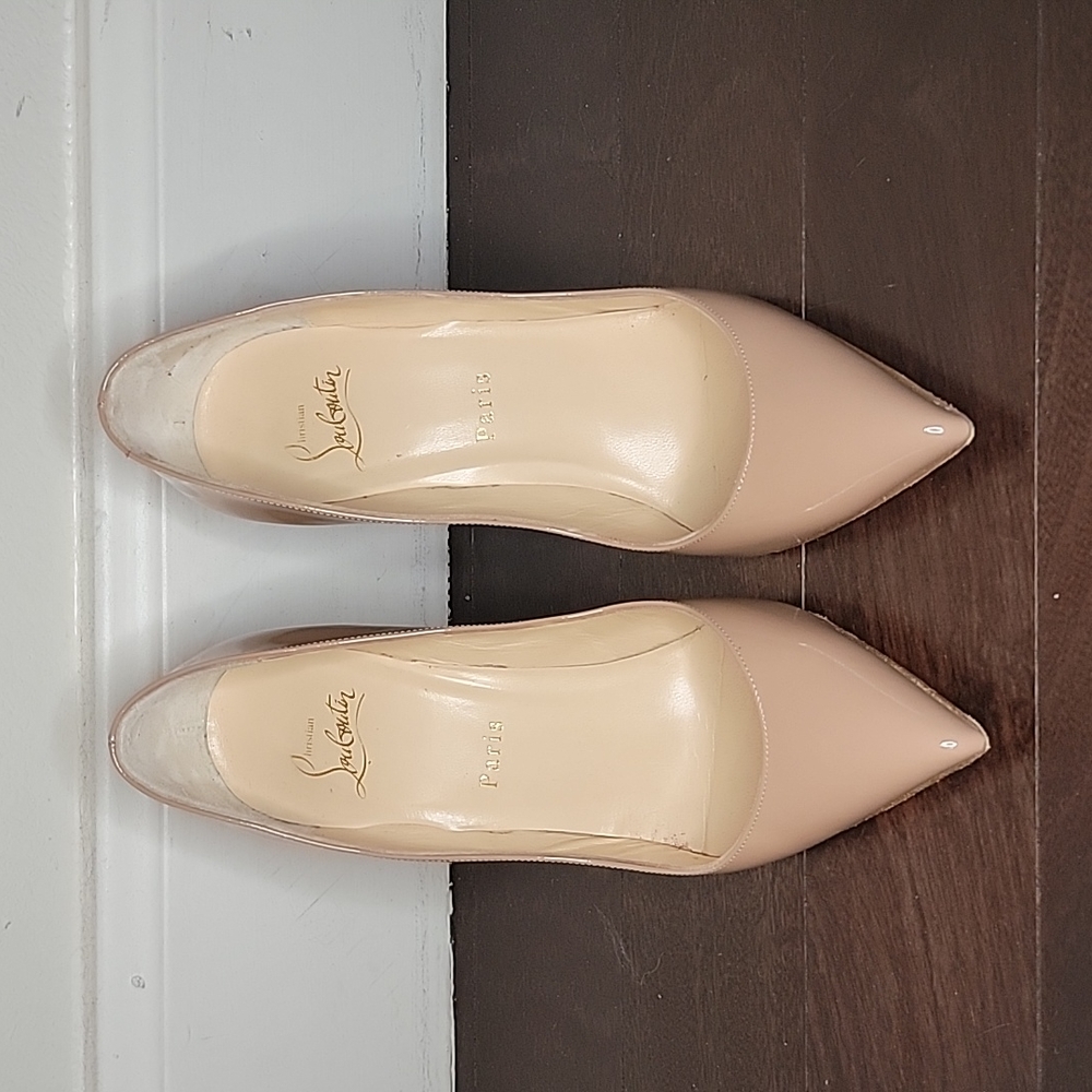 Christian Louboutin Nude Pumps